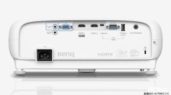 一万元入手 BenQ 4K HDR 投影机 TK800　内置足球模式大画面看世界西游 