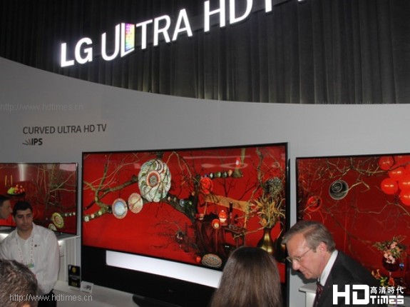 聚焦2014：LG 105英寸曲面5K超高清电视亮相